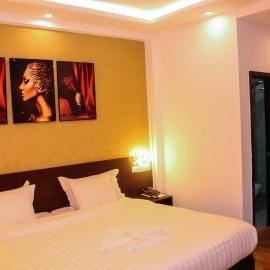 HOTEL COLONIA
