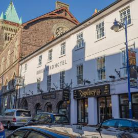 The Kings Head Hotel, hotel en Abergavenny