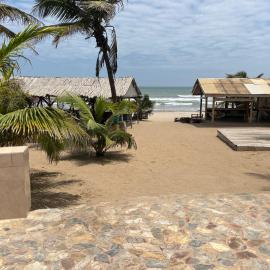 Sango beach, готель у місті Аккра