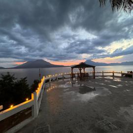 Hanna Suites, hotell i Panajachel