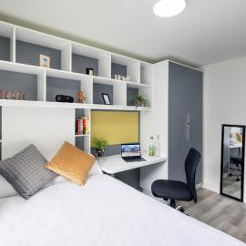 Canvas Mayor Square، فندق في دبلن