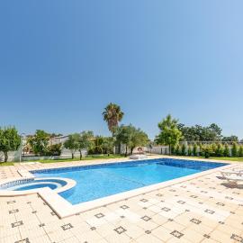 Magalhães Village by LovelyStay, hôtel à Santo António da Charneca