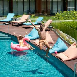 Aloft by Marriott Bali Kuta at Beachwalk, khách sạn ở Kuta