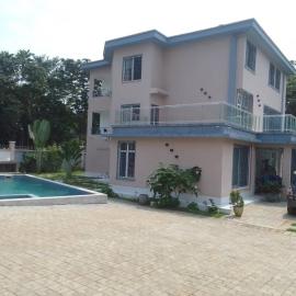Résidence Le Golfe Des Hortensias Ebomé, hotell i Kribi