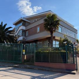 Cristal Hotel, hotell i Manocalzati