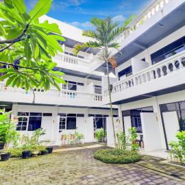 Collection O at Jalan Padma near Legian Beach, ξενοδοχείο σε Legian