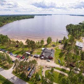 Emolahti Camping, hotel en Pyhäjärvi