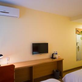 Home Inn Tianjin Binjiang Avenue Shanxi Road, готель у місті Тяньцзінь