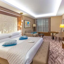 AZ Hotels Grand Oran, хотел в Оран