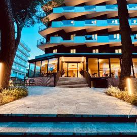 Milano Marittima में, होटल HOTEL NOIR - Free Brunch & Breakfast Until 13-00 - Vicinissimi a Mirabilandia