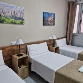 Hostal Elkano, хотел в Барселона