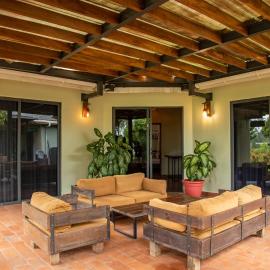 Extreme Adventure Park & Stay at Busika Near Kampala, hotel di Busika