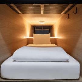Zedwell Capsule Hotel Piccadilly Circus, hotel sa London
