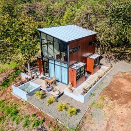 Charming Tiny House with Small Pool & Fire Pit, hotel en Lagartero