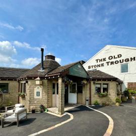 The Old Stone Trough Country Hotel, hotel sa Kelbrook