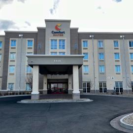 Comfort Suites Denver International Airport，丹佛的飯店