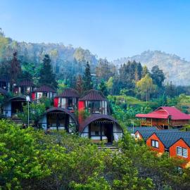 Plum Hillside Lodge, hotel Dồng Vănban