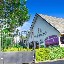 Golden Gates Hotel, hotel em Mweiga