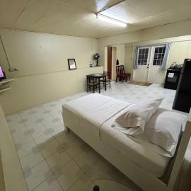 Old Town Studio with Separate Affiliated Pool House, hotel em Old Towne
