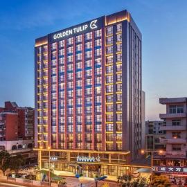 Golden Tulip Jinzhou Central Street, hotel i Jinzhou