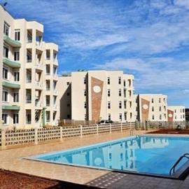 3 Bed Luxury Condo in Lubowa, hotelli kohteessa Kampala