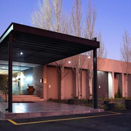 Q's Evander Hotel & Apartments, hotell i Evander