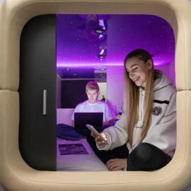 Capsule Hotel Constellation 91, ξενοδοχείο στο Λβιβ