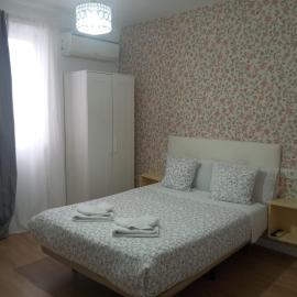 Hostal Flat55Madrid, hotel di Madrid