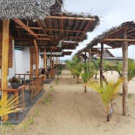 Amwaj Blue Cabana Arugambay