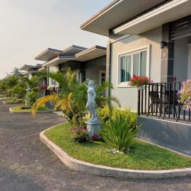 Khun Han में, होटल Raeya Garden Hotel
