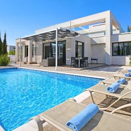 Villa Camellia - 3bed Bungalow large pool, отель в Протарасе