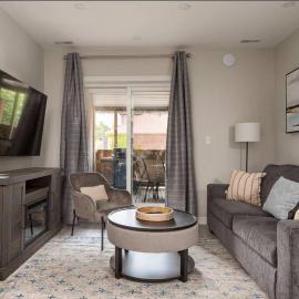 Casa Hotel Elegant Suite w Patio BBQ Grill、トロントのホテル