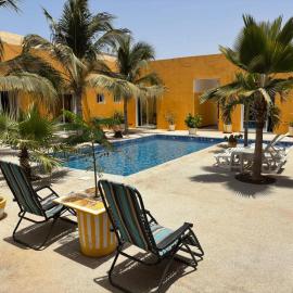 Hôtel Colibri Lac Rose, hôtel à Niaga