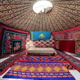 Bakytzhan hotel, hotell i Kurmenty