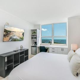 Coconut Grove Bayview unit Parking Included, hotel din Miami