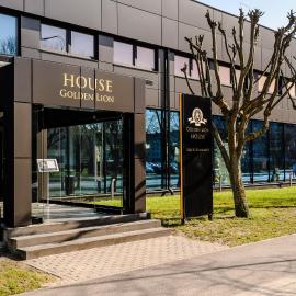 Golden Lion House Bed&Breakfast – hotel w mieście Rumia