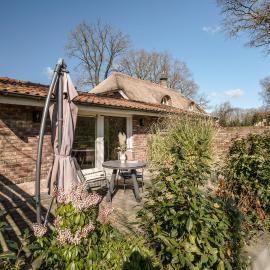 Rustig Tiny House in het groen nabij Enschede & UT, hotel em Enschede