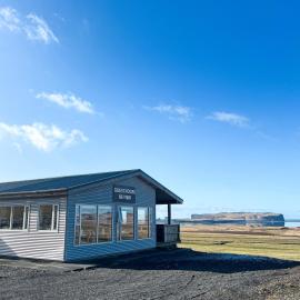 Guesthouse Reynir, готель у місті Reynir