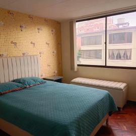 Beautiful and quite private bedroom with host, hotel in La Paz