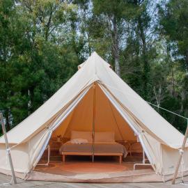 Poesis Park - Glamping, hotel en Roca Vecchia