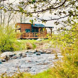 Tiny Home, hotell i Dejani