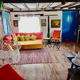 Hermoso y único chalet Duplex en Guarame, full equipo, con piscina privada y vistas a tan solo 2 minutos de playa Guacuco，Guarame的飯店