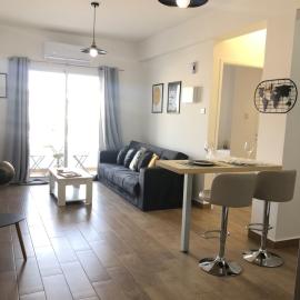 Victoria4 1-bedroom condo in a privileged location، فندق في بافوس