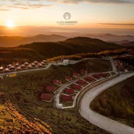 Viesnīca Flora Handüzü Resort & Wellness Bungalow Hotel pilsētā Rize