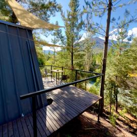 Melipeuco में, होटल Cabina con terraza vista al río en Roca Truful