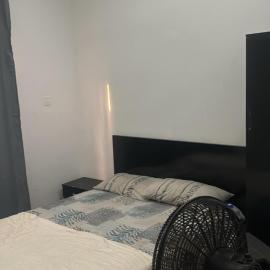 Viesnīca Raheem luxury 3 bedroom pilsētā Jarbang