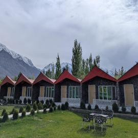 Viesnīca Comfort Hotel & Huts pilsētā Skardu