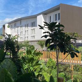 Viesnīca B&B HOTEL La Réunion Aéroport pilsētā Sendenī