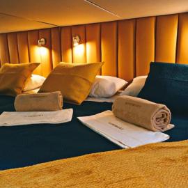 SLEEPBOAT Golden Life Yacth Oporto in Douro, hotell i Porto