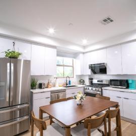 Stylish Private Room by Downtown LA، فندق في لوس أنجلوس